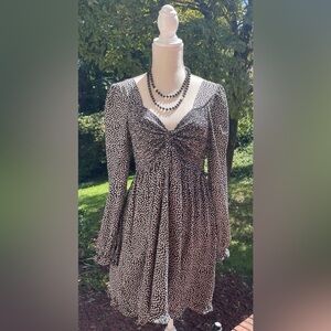 NWOT Black & White Abstract Print Sweetheart-V-Neck Ruffle Dress in Small. 🖤